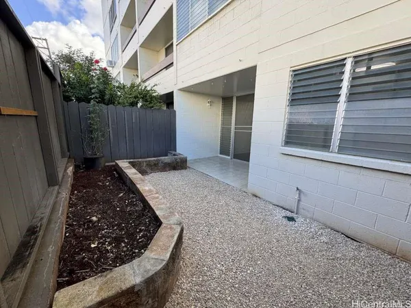 $1,700 | 1555 Pohaku Street, Unit B107, Honolulu, HI 96817