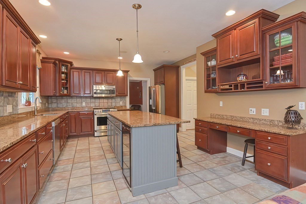 20 Riverbend Road Upton, MA 01568 - Photo 4 of 42 Gallery Image 4