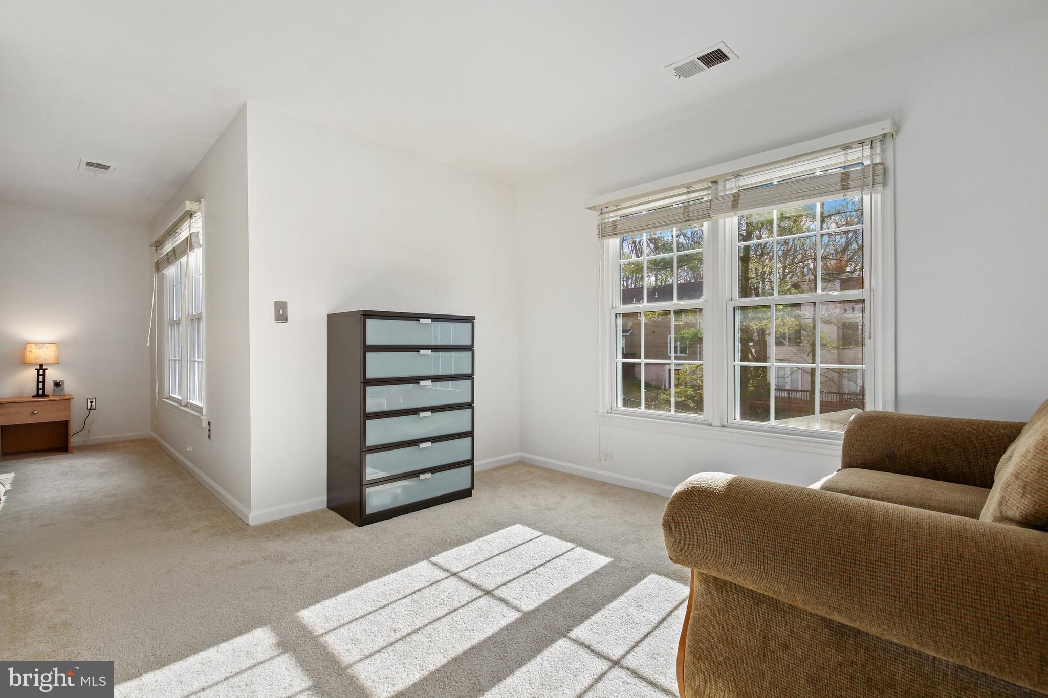 414 Maravista Court Silver Spring, MD 20905 - Photo 30 of 47 Primary Sitting Room