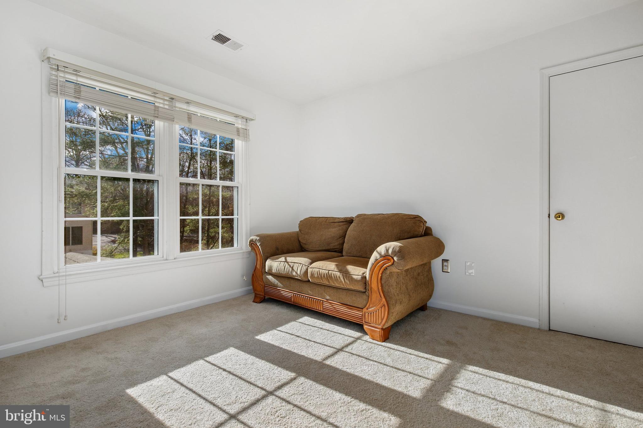 414 Maravista Court Silver Spring, MD 20905 - Photo 31 of 47 Primary Sitting Room