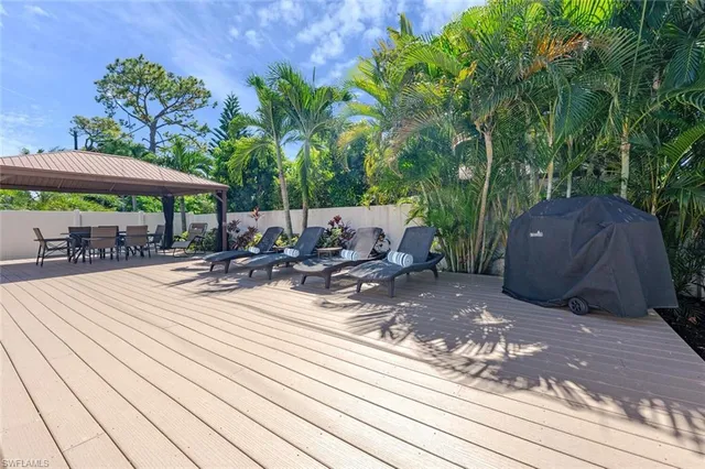 a view of outdoor space with sitting area