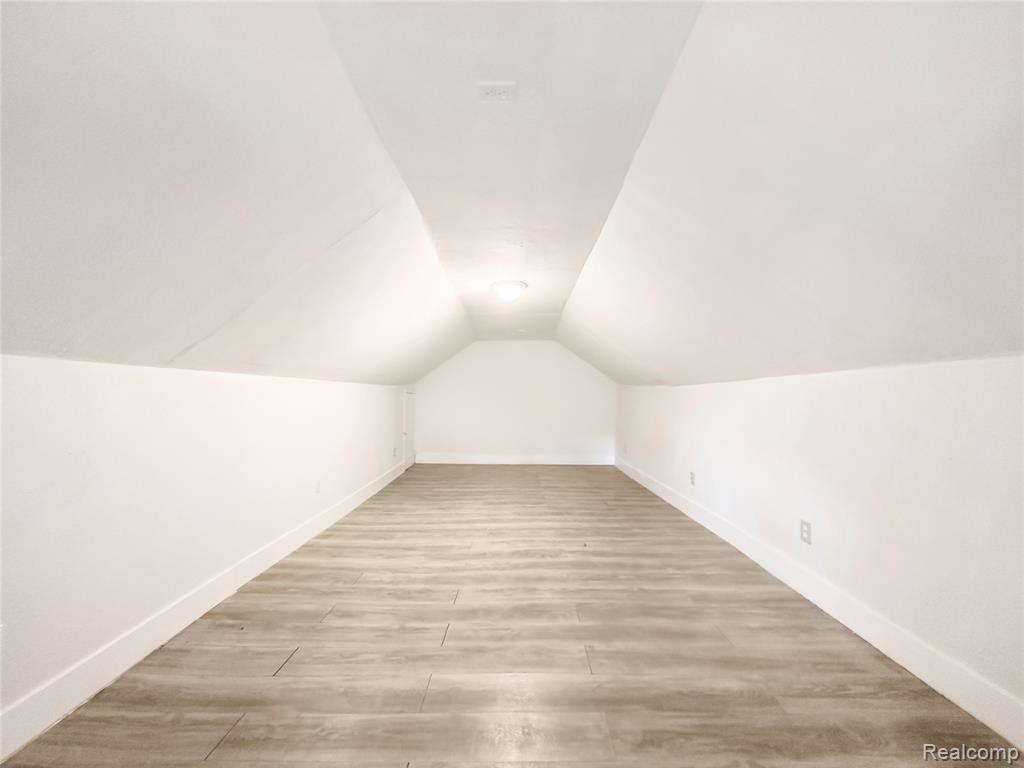 2372 Meadow Street Flushing, MI 48433 - Photo 13 of 17