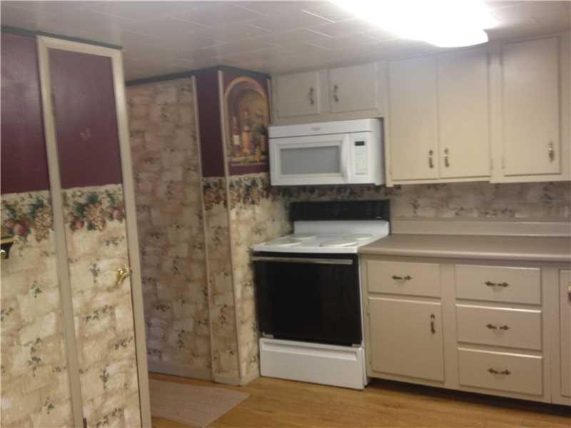 154 North Benbrook Road Butler, PA 16001 - Photo 14 of 21 Kitchen.