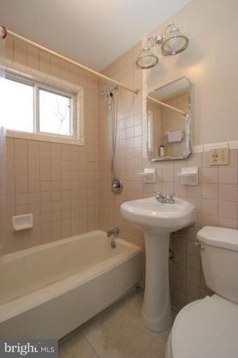11905 Colin Road Silver Spring, MD 20906 - Photo 20 of 30 Master Bath