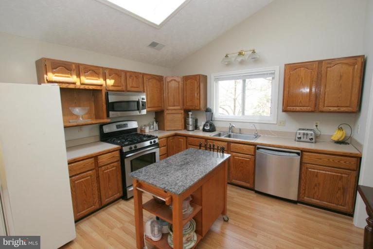 11905 Colin Road Silver Spring, MD 20906 - Photo 5 of 30 Kitchen #2