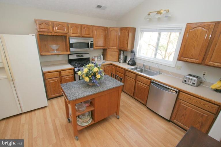 11905 Colin Road Silver Spring, MD 20906 - Photo 6 of 30 Kitchen #3