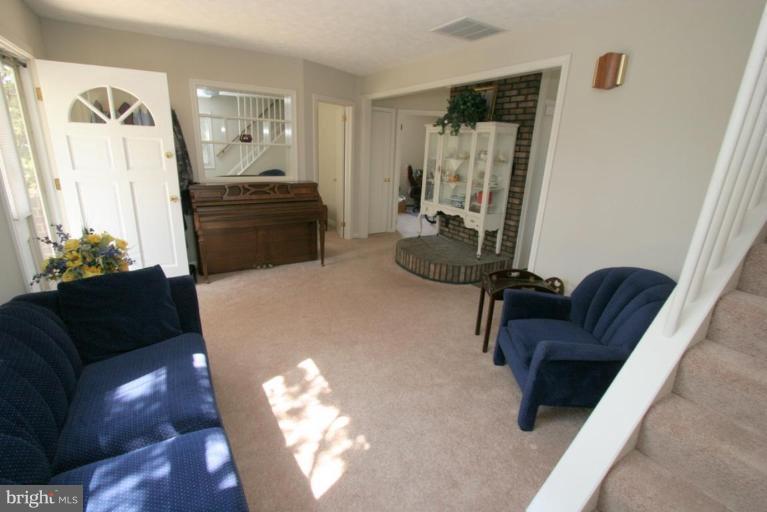 11905 Colin Road Silver Spring, MD 20906 - Photo 9 of 30 Living Room #3