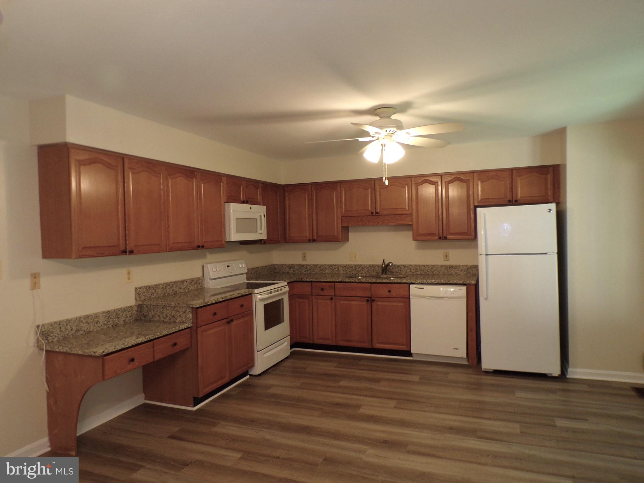 8305 Ridge Crossing Lane Springfield, VA 22152 - Photo 10 of 28 Kitchen