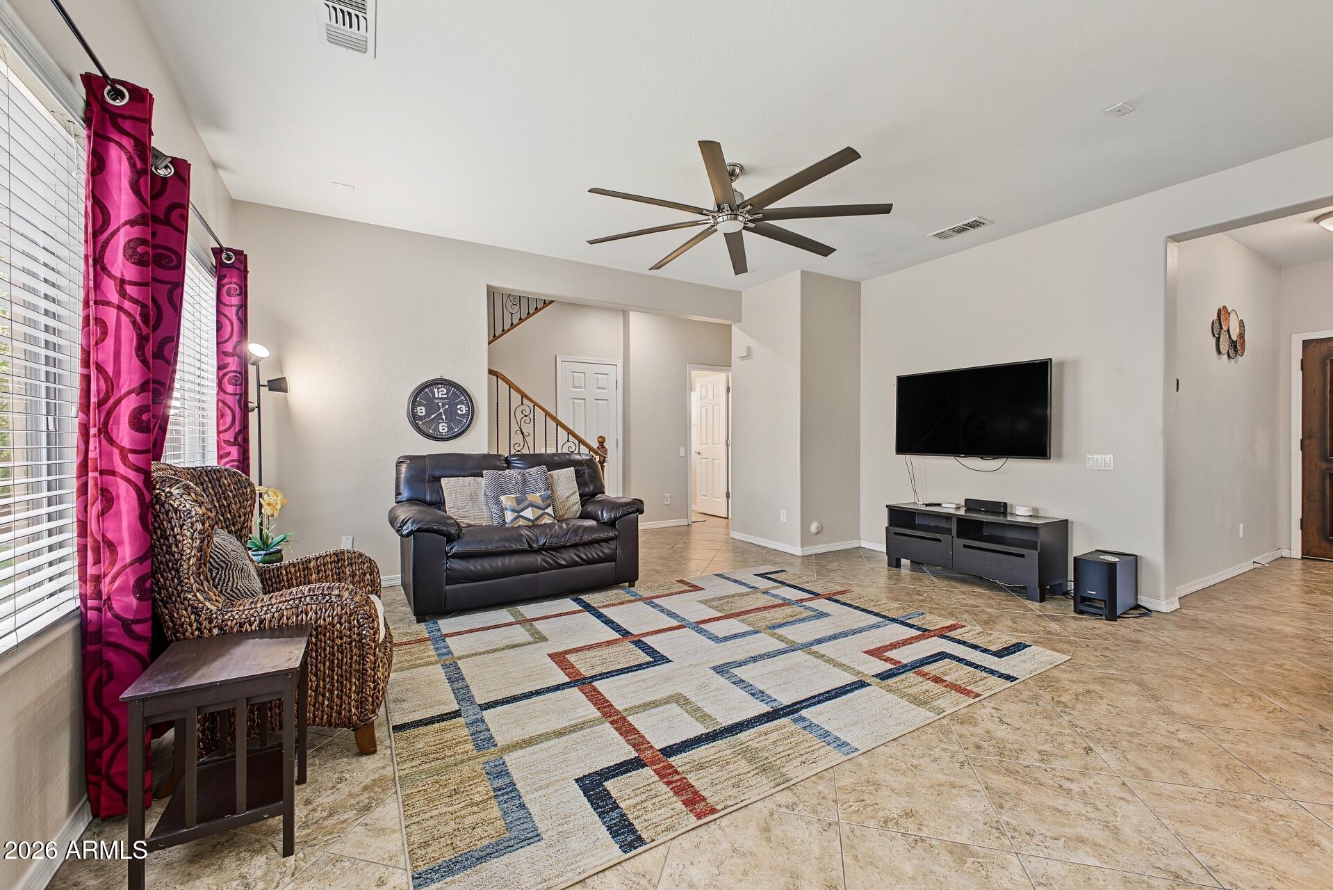 2240 West Davis Road Phoenix, AZ 85023 - Photo 8 of 39 8 - Davis
