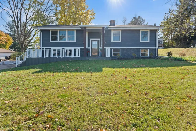 $499,900 | S47W24821 Lawnsdale Road, Waukesha, WI 53189