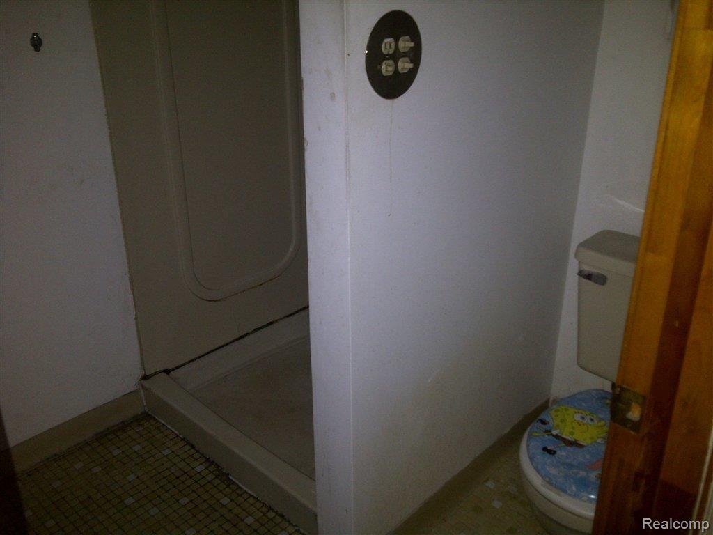 bsmt bath.jpg