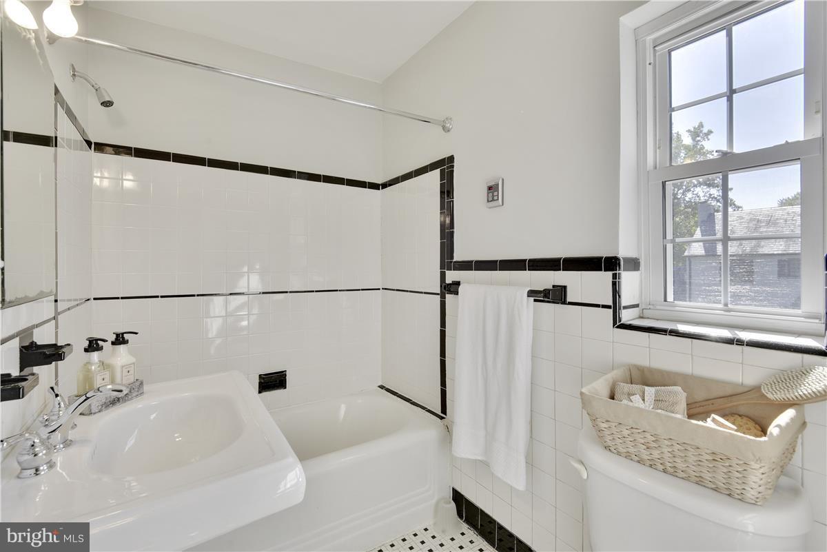 4732 24th Road North Arlington, VA 22207 - Photo 20 of 30 Bath
