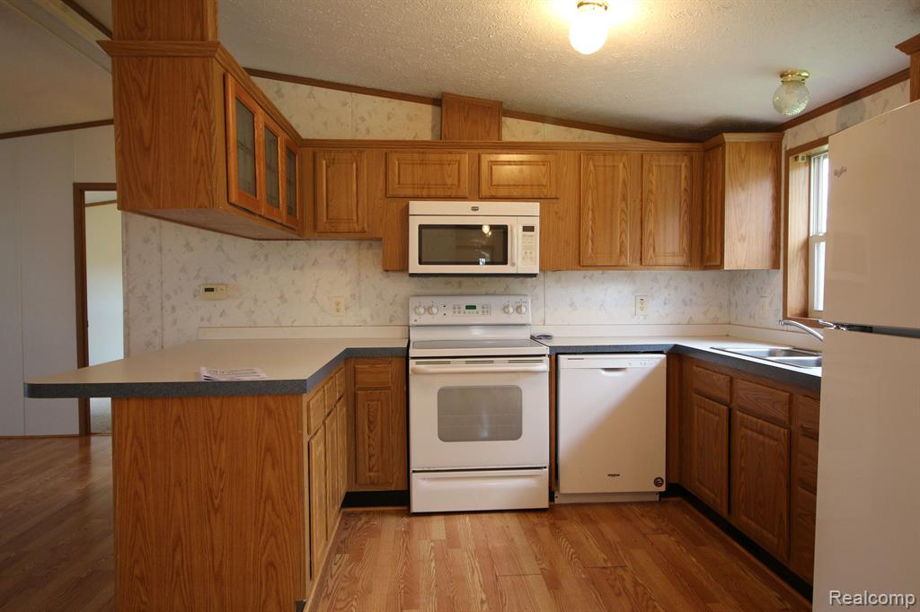 2317 Imlay City Road Lapeer, MI 48446 - Photo 26 of 44