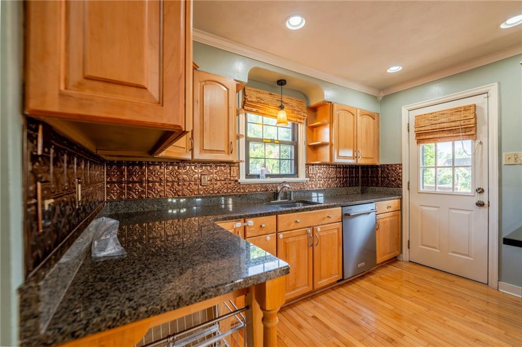 252 Bellevue Road Pittsburgh, PA 15229 - Photo 13 of 34 Gallery Image 13