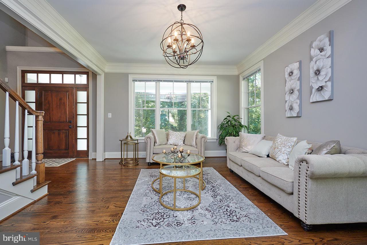 6351 Walhonding Road Bethesda, MD 20816 - Photo 5 of 62