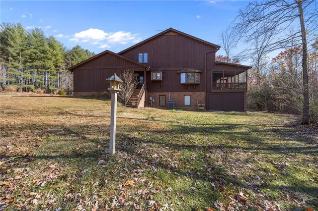 $547,000 | 1085 Okeewemee Road, Troy, NC 27371