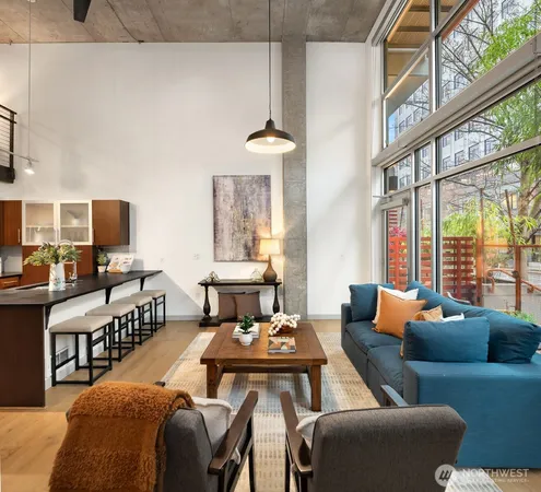 $525,000 | 401 9th Avenue North, Unit 102, Seattle, WA 98109