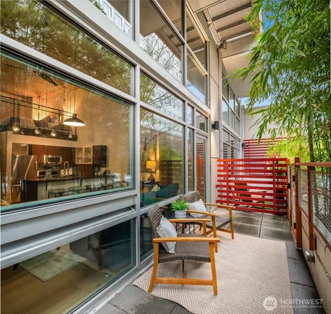 $525,000 | 401 9th Avenue North, Unit 102, Seattle, WA 98109