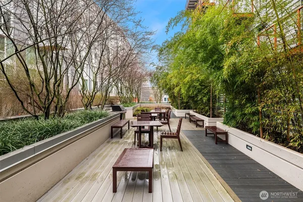 $525,000 | 401 9th Avenue North, Unit 102, Seattle, WA 98109