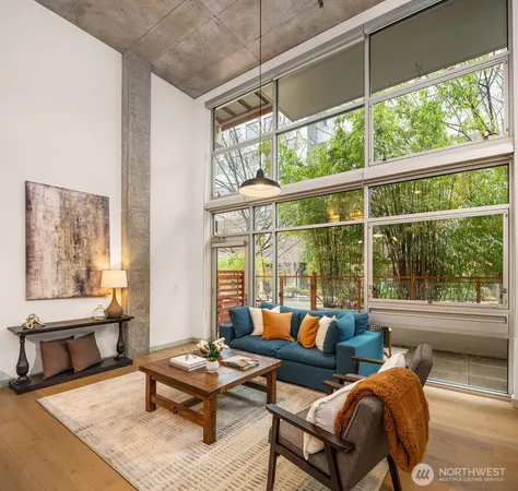 $525,000 | 401 9th Avenue North, Unit 102, Seattle, WA 98109