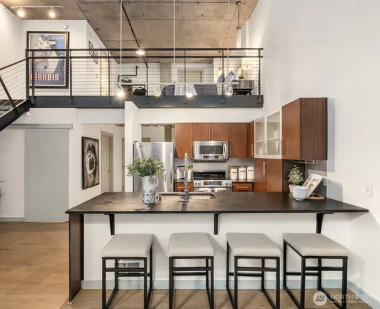 $525,000 | 401 9th Avenue North, Unit 102, Seattle, WA 98109