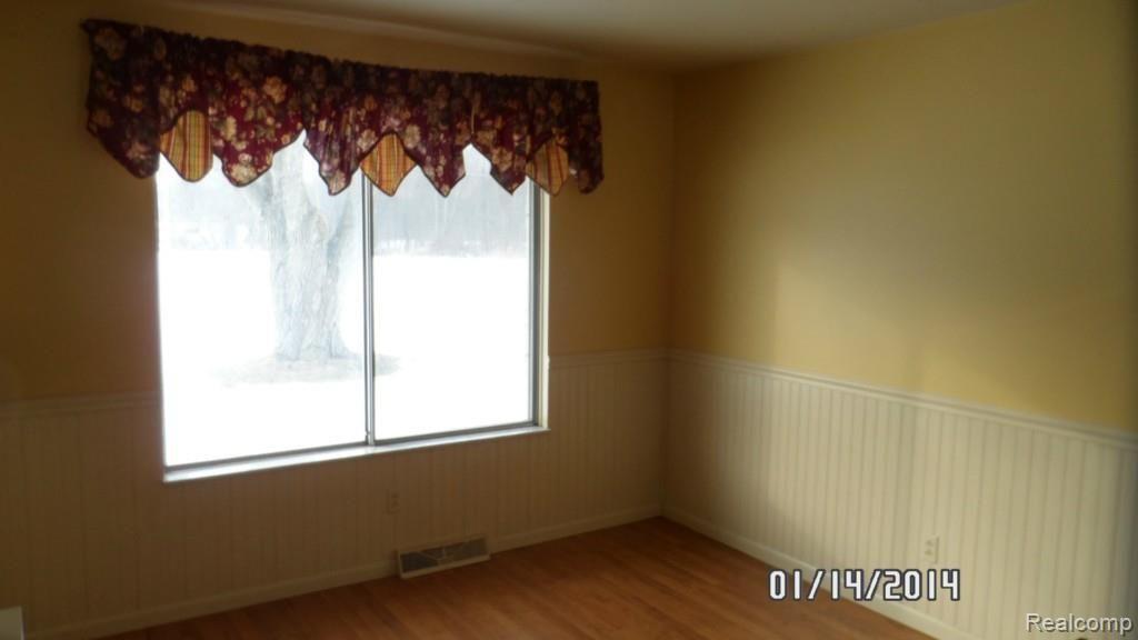 9207 Chubb Road Northville, MI 48167 - Photo 5 of 15 SAM_9783.jpg