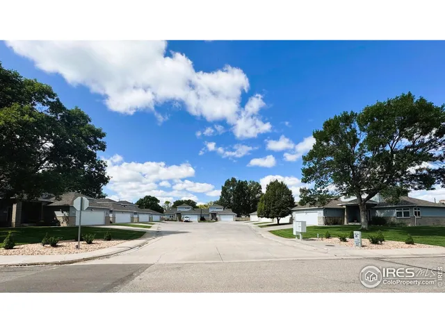 a view of a basketball court