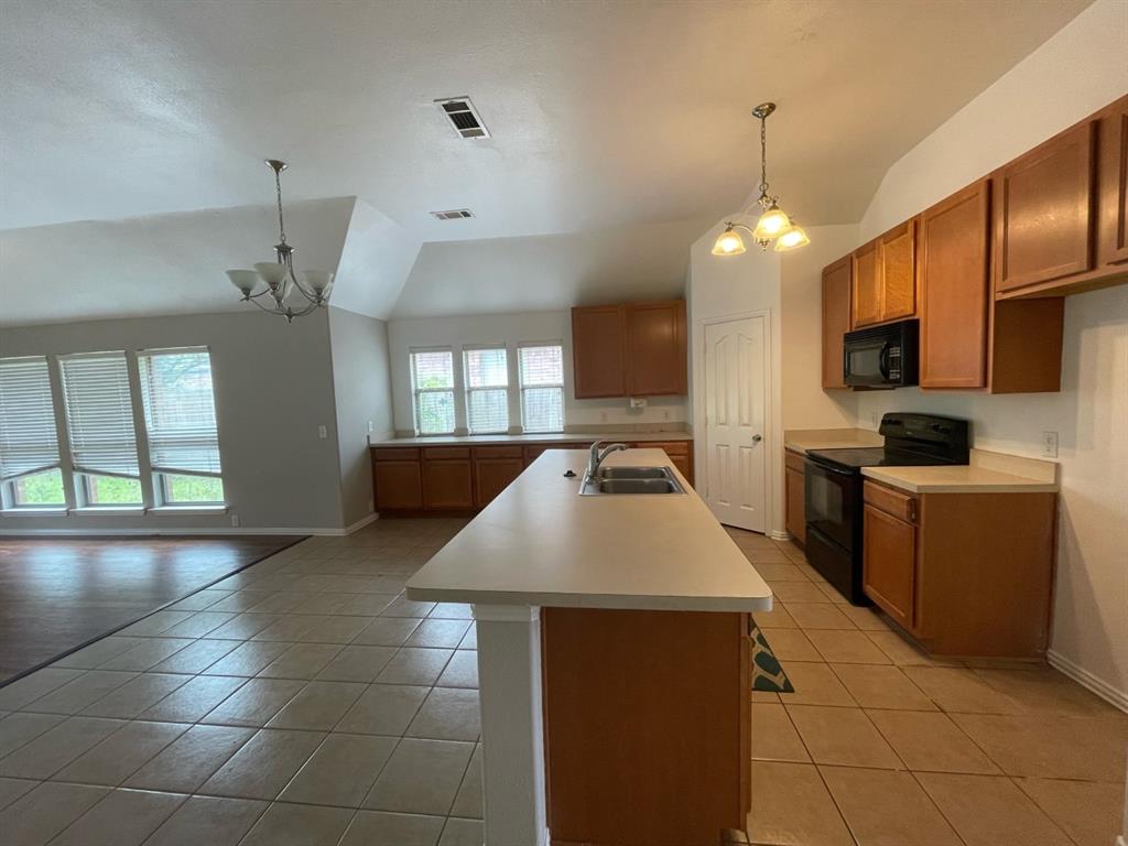 905 Remington Ranch Road Mansfield, TX 76063 - Photo 2 of 13