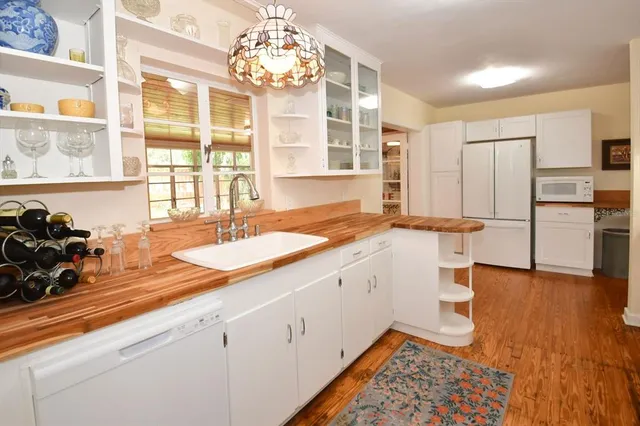 a living room filled with furniture