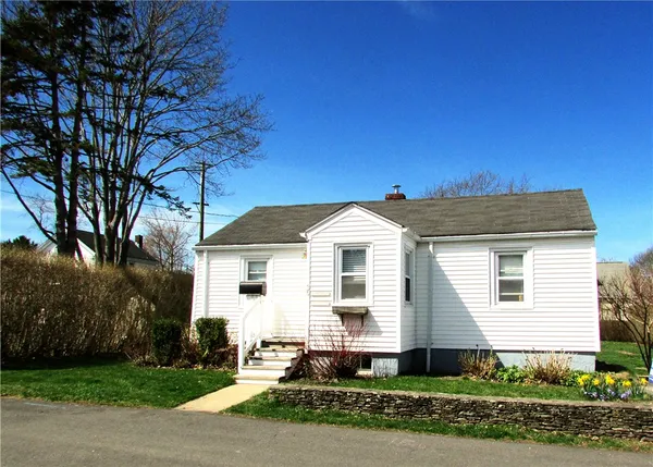 $3,000 | 35 Rosa Road, Middletown, RI 02842