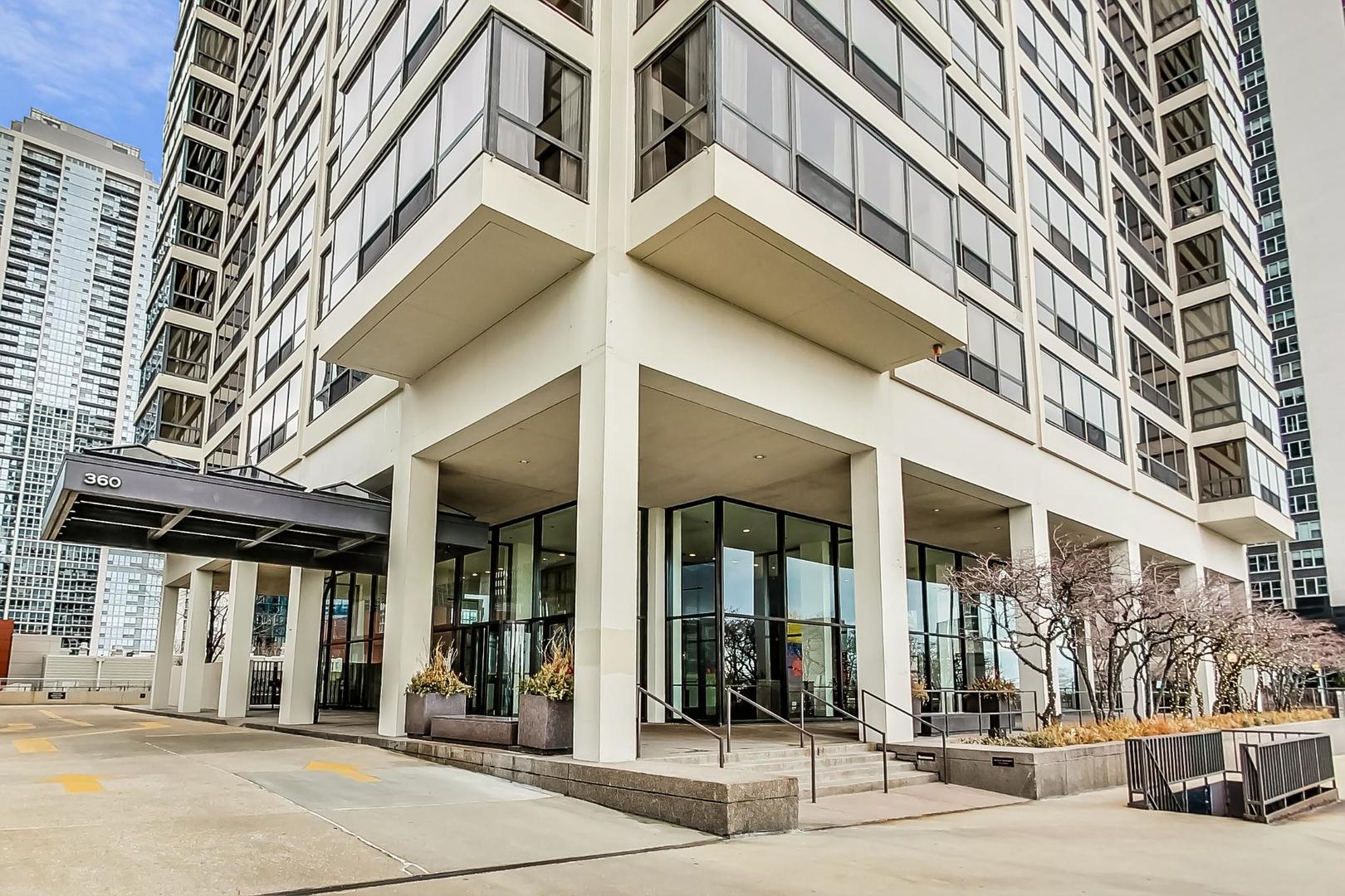360 East Randolph Street, Unit 1007 Chicago, IL 60601 - Photo 2 of 28 front view of a building