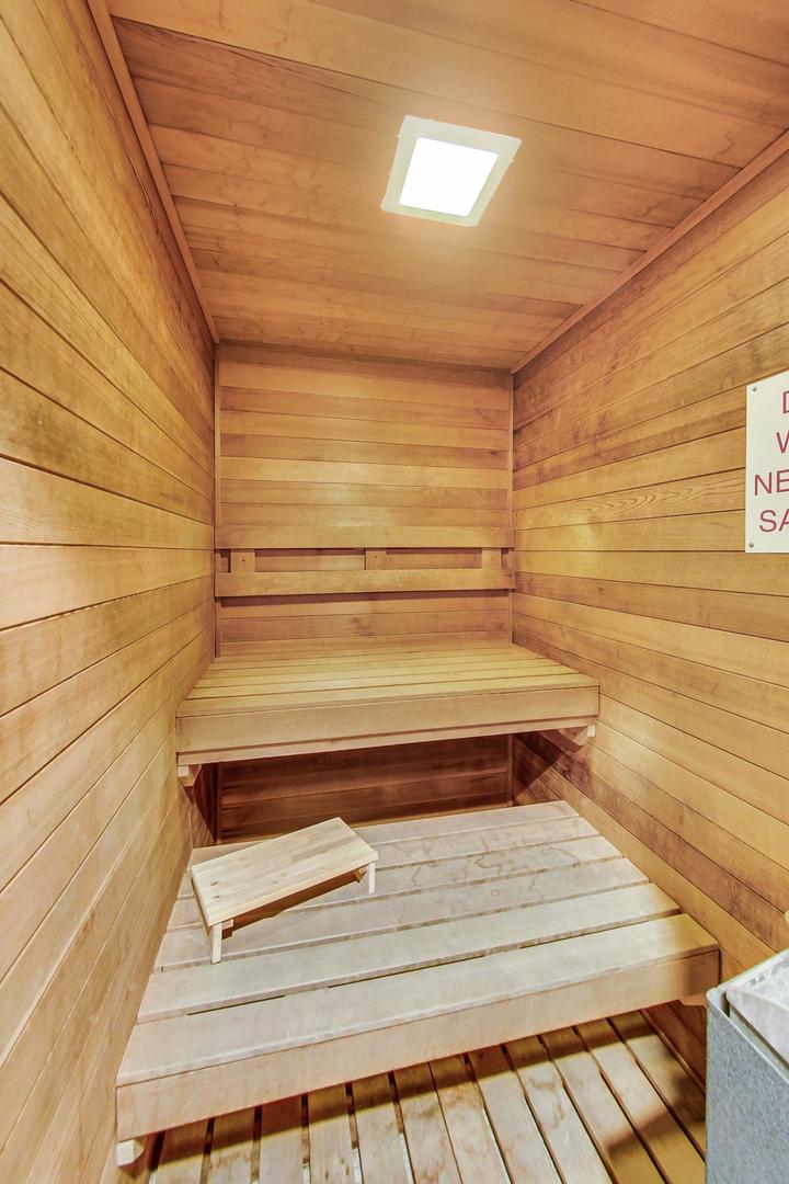 360 East Randolph Street, Unit 1007 Chicago, IL 60601 - Photo 21 of 28 a view of a small space