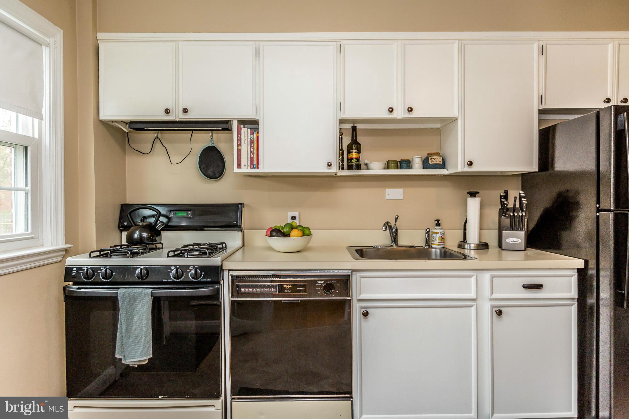 216 Gaywood Road Baltimore, MD 21212 - Photo 11 of 30 Kitchen