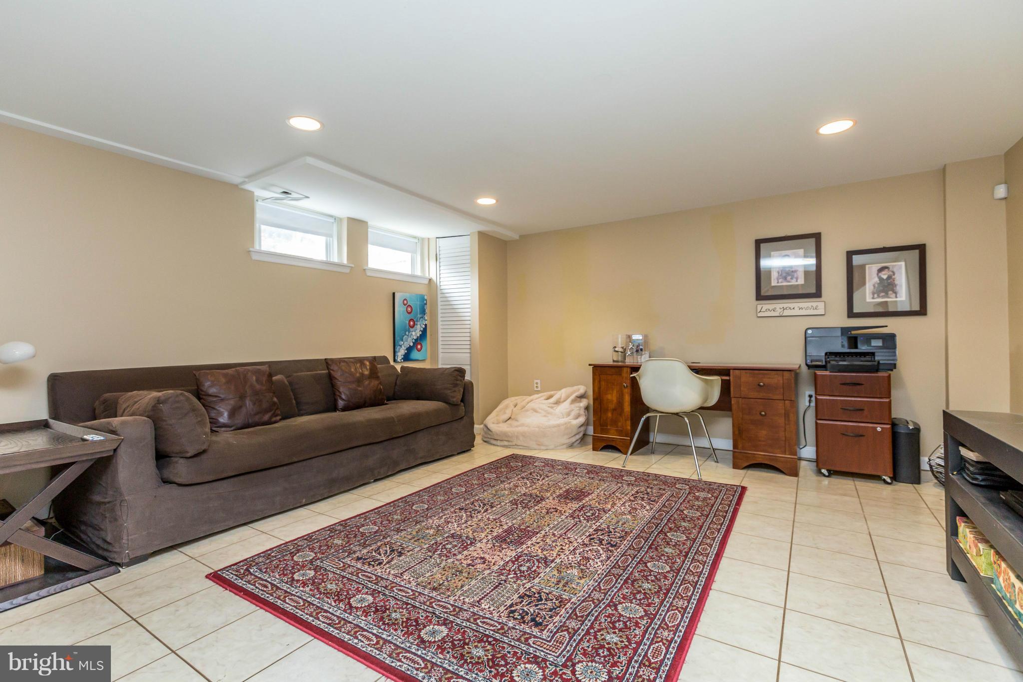 216 Gaywood Road Baltimore, MD 21212 - Photo 23 of 30 Family Room