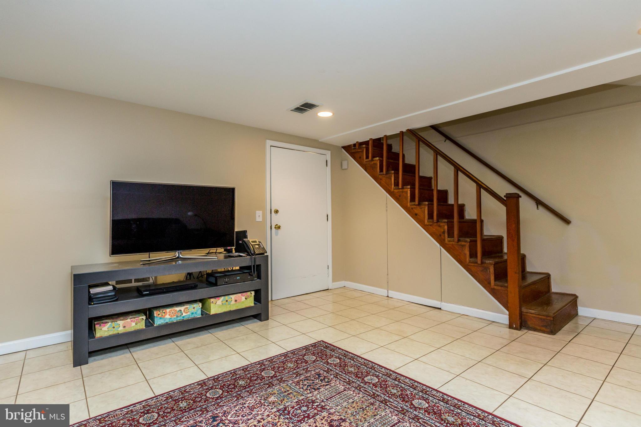 216 Gaywood Road Baltimore, MD 21212 - Photo 24 of 30 Family Room