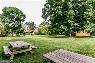 216 Gaywood Road Baltimore, MD 21212 - Photo 28 of 30 Gaywood Green - Private park for Residents!
