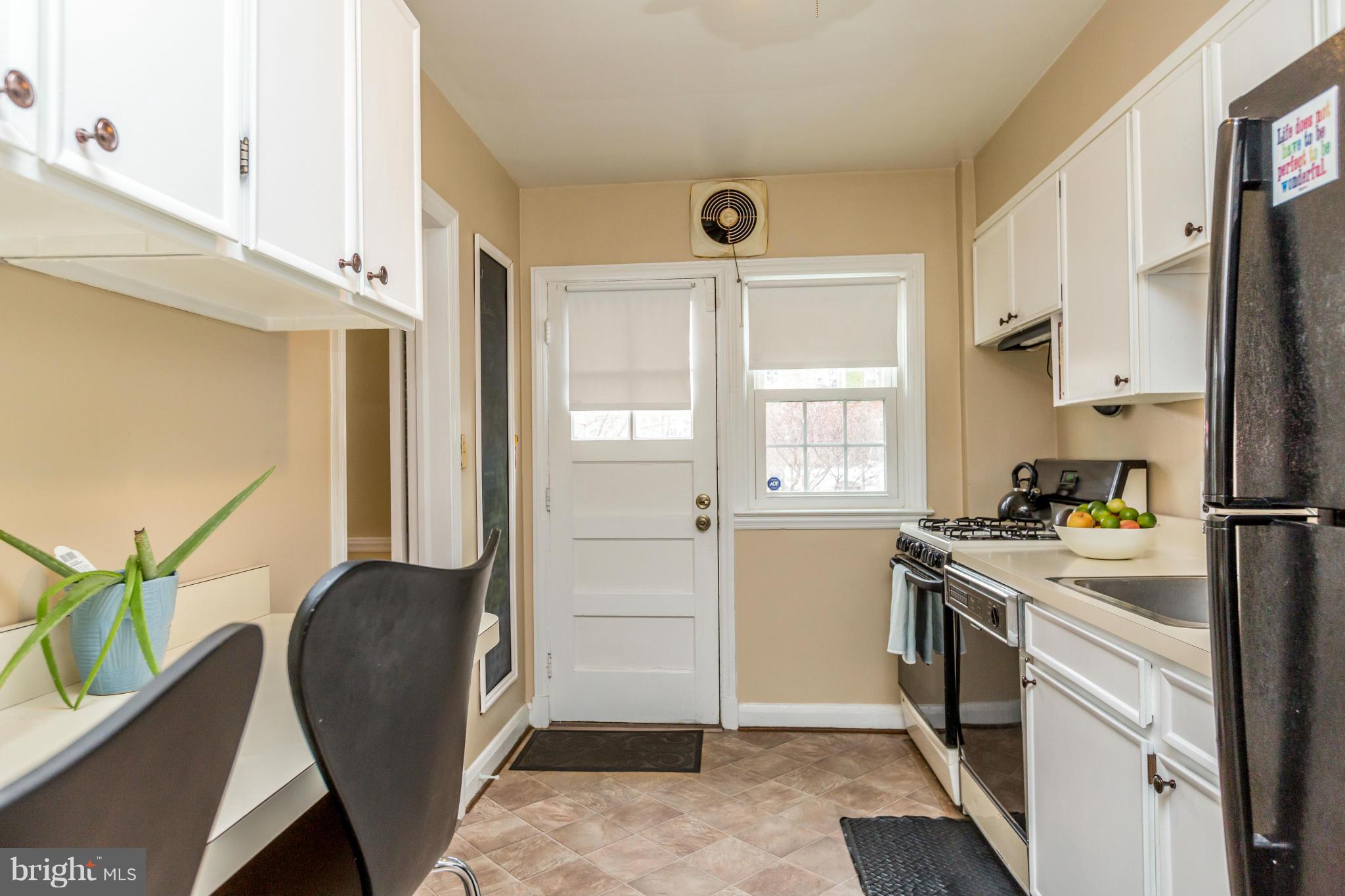 216 Gaywood Road Baltimore, MD 21212 - Photo 10 of 30 Kitchen