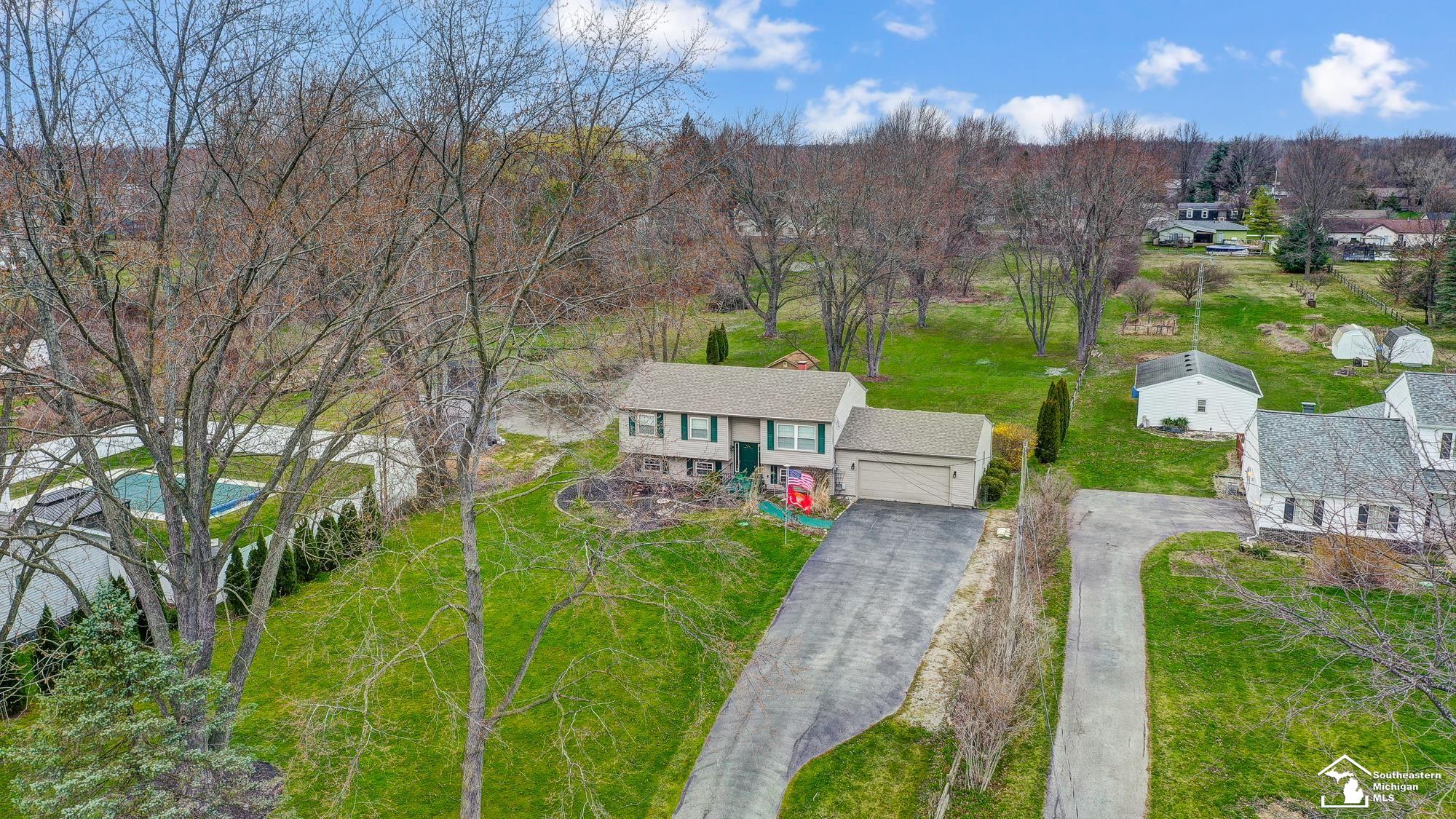 3116 Smith Road Lambertville, MI 48144 - Photo 3 of 49 Gallery Image 3