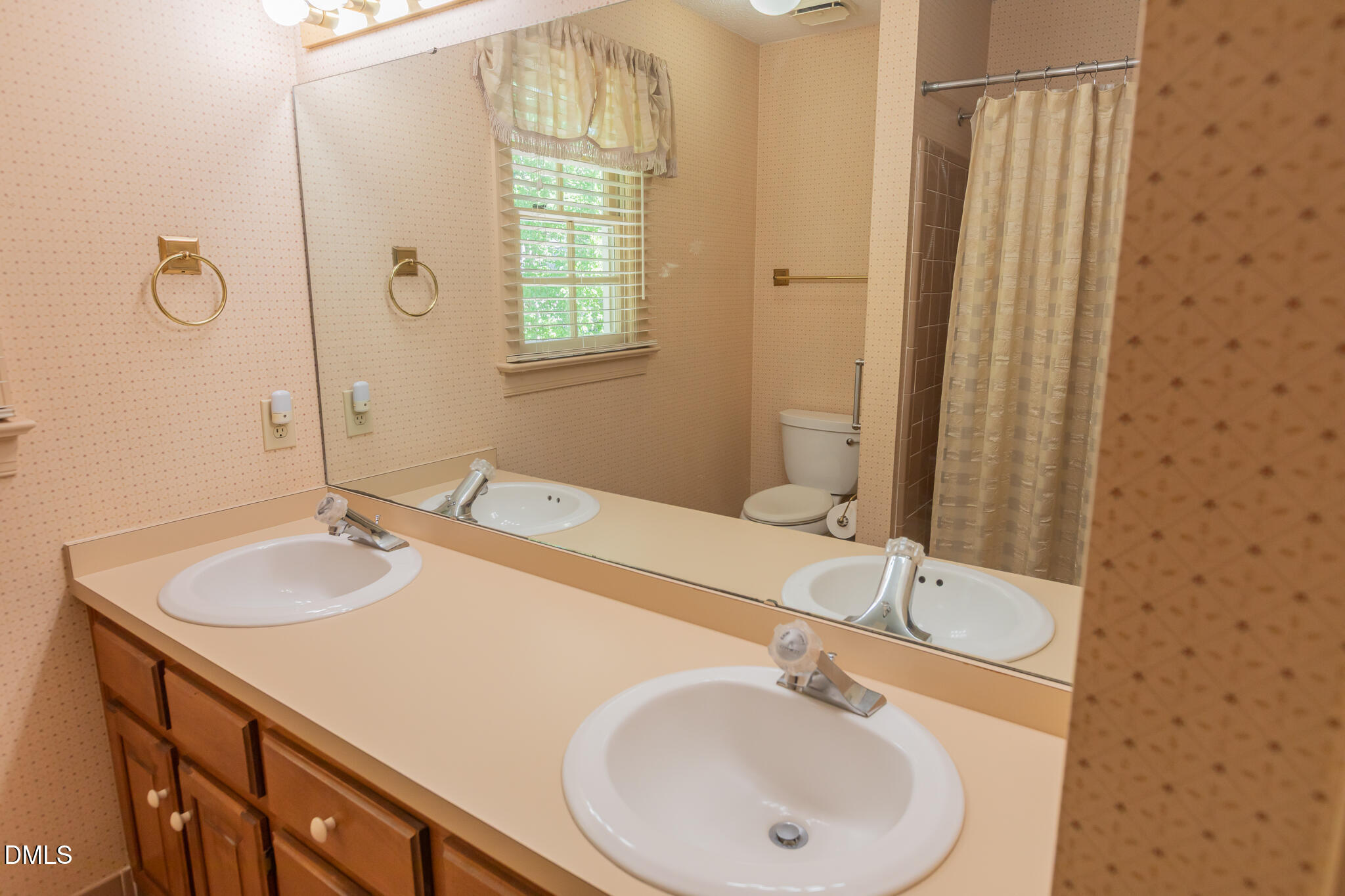 1956 Wilton Circle Raleigh, NC 27615 - Photo 32 of 54 Hall Bath