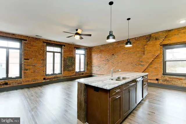 $2,200 | 160 North Loudoun Street, Unit 301, Winchester, VA 22601