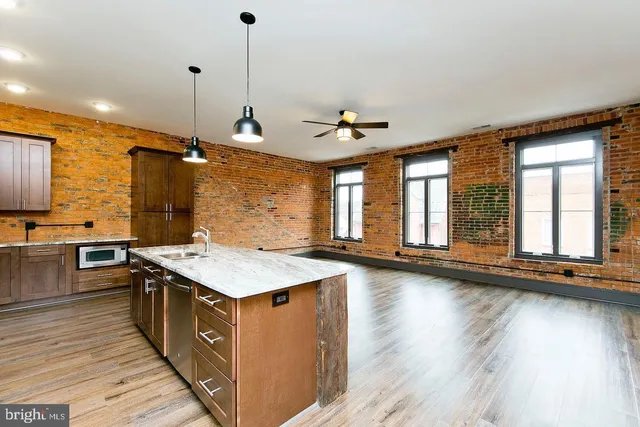 $2,200 | 160 North Loudoun Street, Unit 301, Winchester, VA 22601