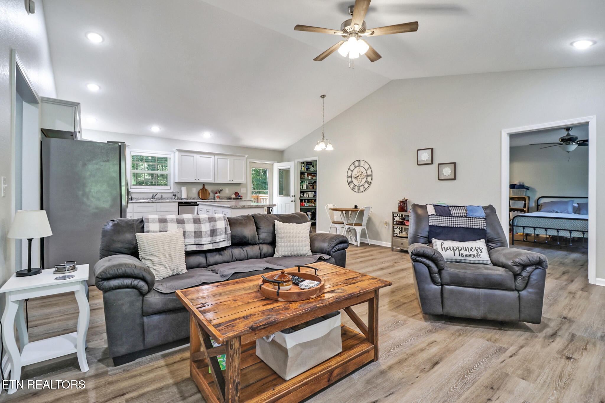 2296 Memory Garden Road Jamestown, TN 38556 - Photo 9 of 28 Gallery Image 9