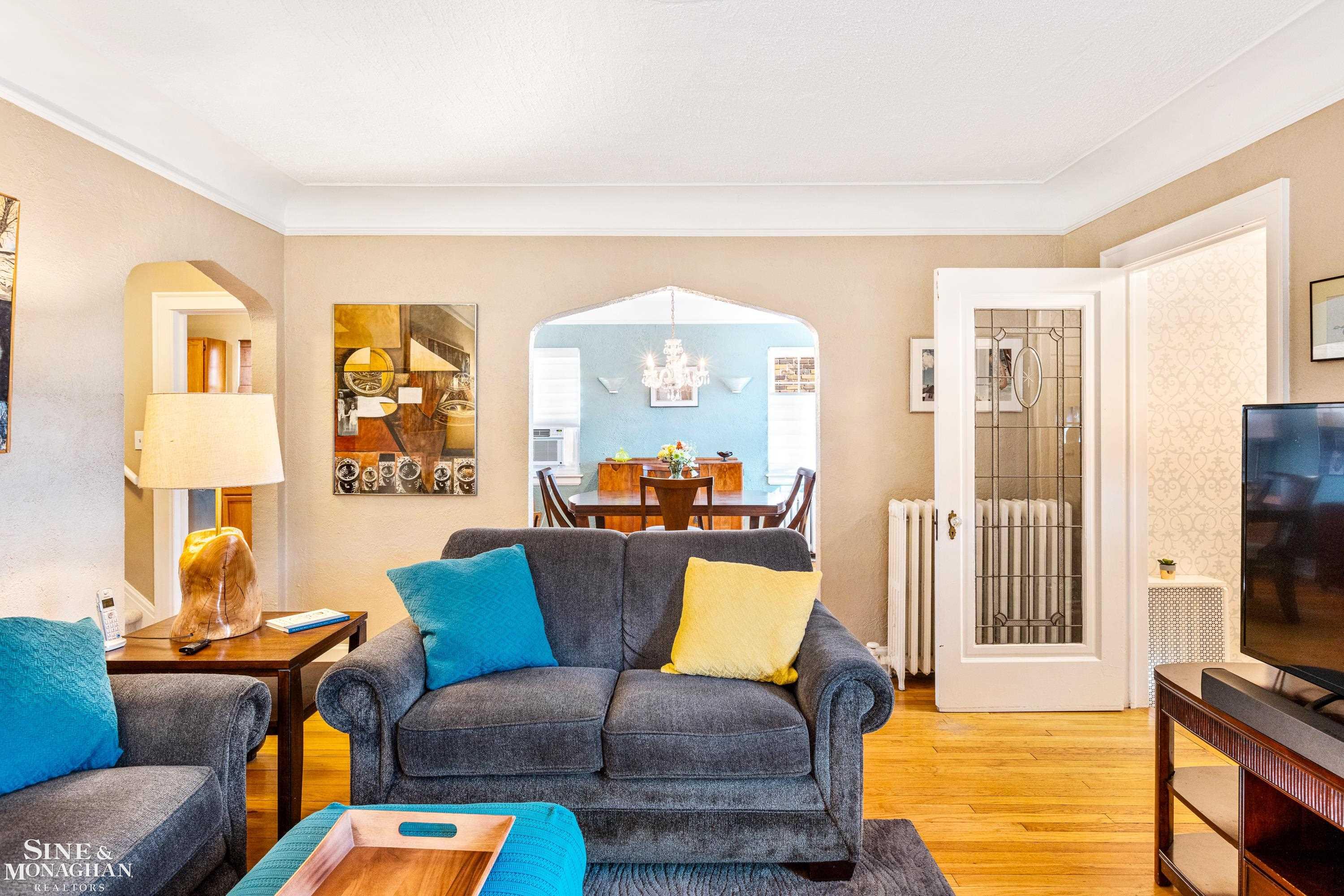 417 Moran Road Grosse Pointe, MI 48236 - Photo 6 of 40 50115162-5.JPG
