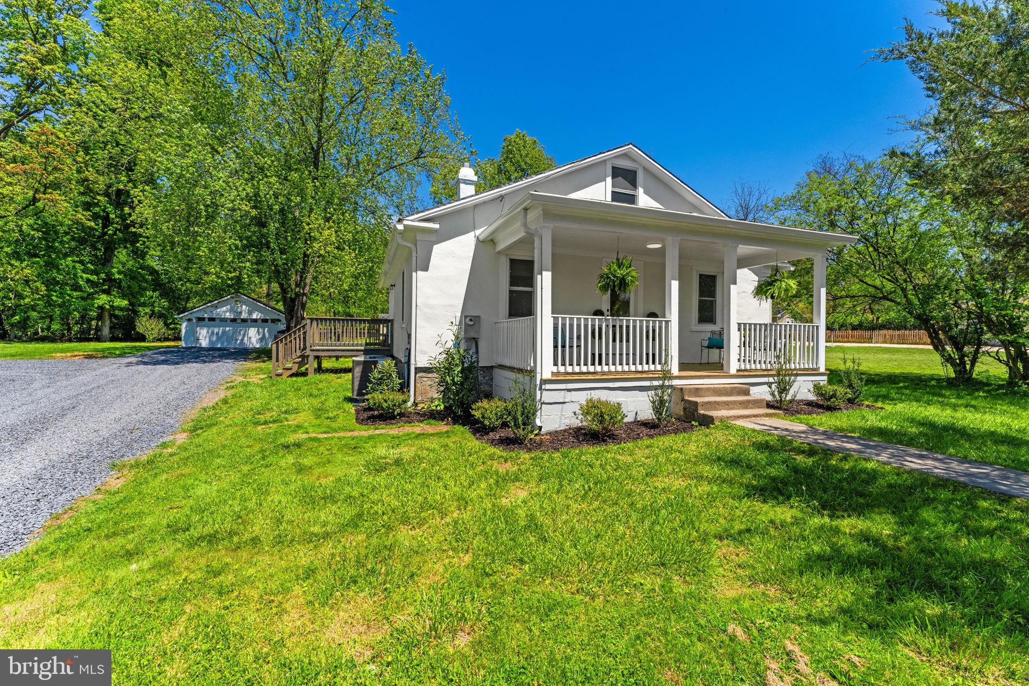 33960 Welbourne Road Upperville, VA 20184 - Photo 2 of 43 Charming cottage with lush surroundings.