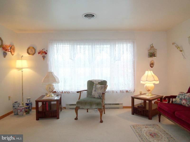 4149 Highland Ridge Road Berkeley Springs, WV 25411 - Photo 21 of 26 Living Room