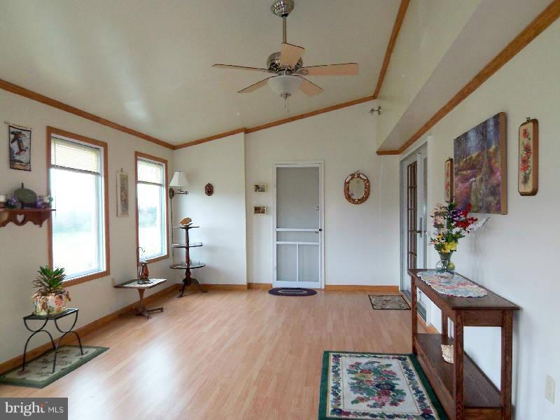 4149 Highland Ridge Road Berkeley Springs, WV 25411 - Photo 24 of 26 Interior (General)