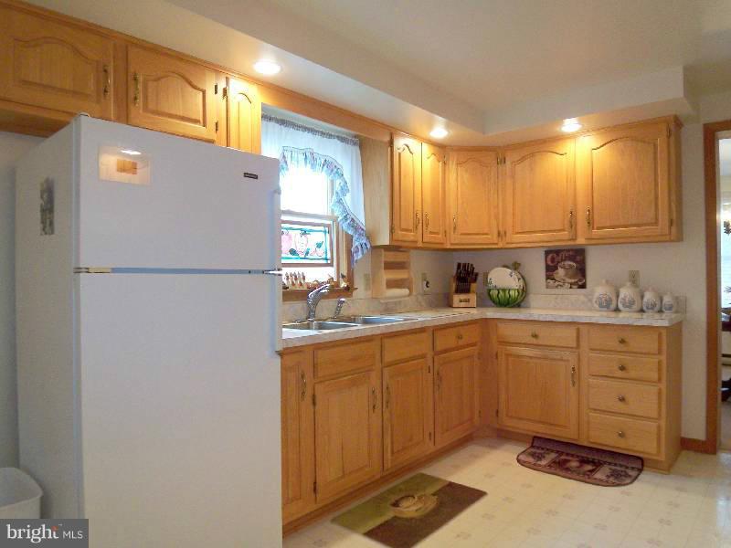 4149 Highland Ridge Road Berkeley Springs, WV 25411 - Photo 8 of 26 Kitchen