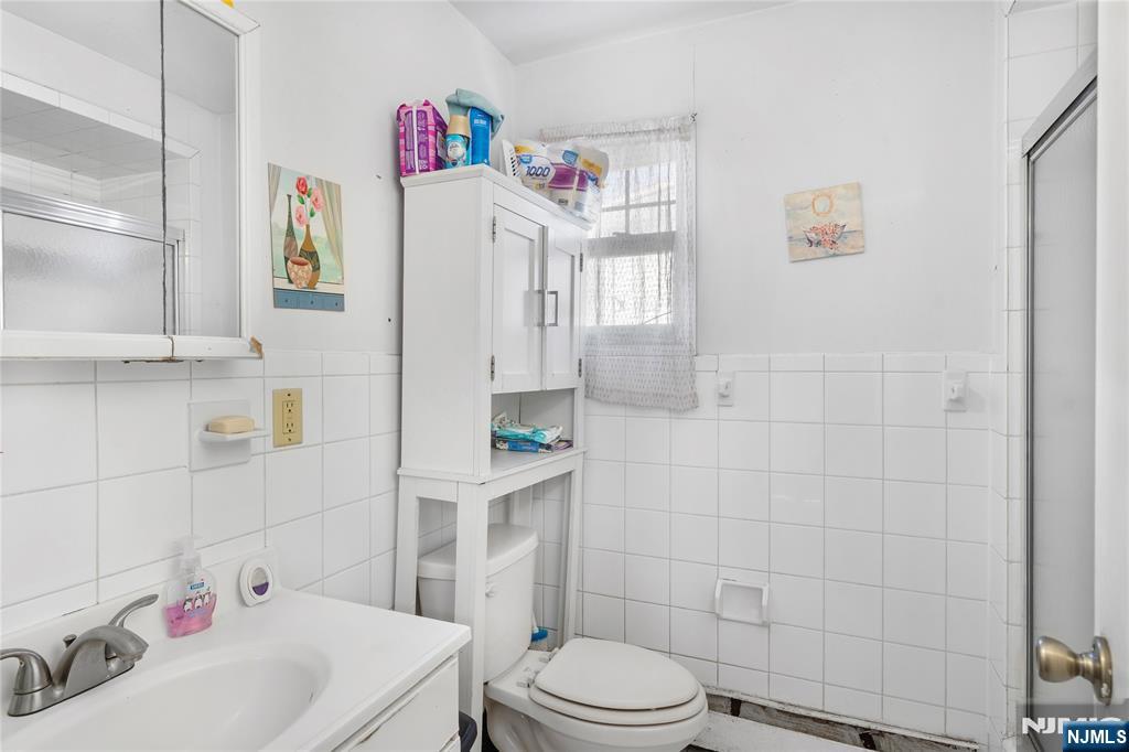 44-46 Richards Street Newark, NJ 07105 - Photo 17 of 18