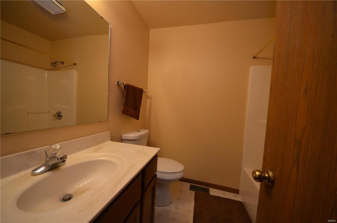 862 Misty Valley Road O'Fallon, IL 62269 - Photo 17 of 30 Gallery Image 17