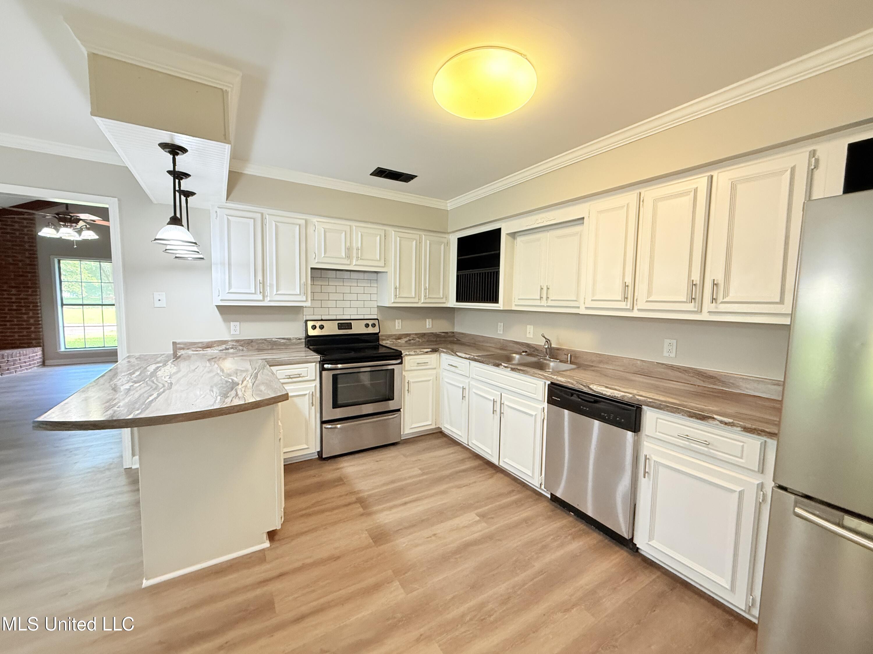 270 Pebblecreek Road Grenada, MS 38901 - Photo 2 of 34 IMG_8427